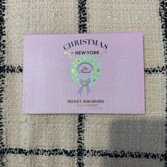 Brand new and unused Too Faced Christmas in New York Palette - Picture 4 of 4